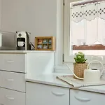Essential By Tss' - Downtown, Wifi, Quiet Apartment *