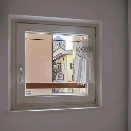 Essential By Tss' - Downtown, Wifi, Quiet Apartment