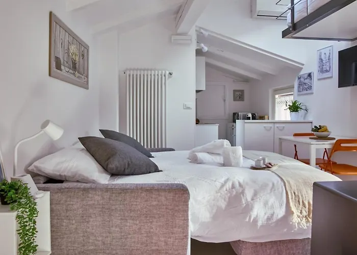 Essential By Tss' - Downtown, Wifi, Quiet Trento